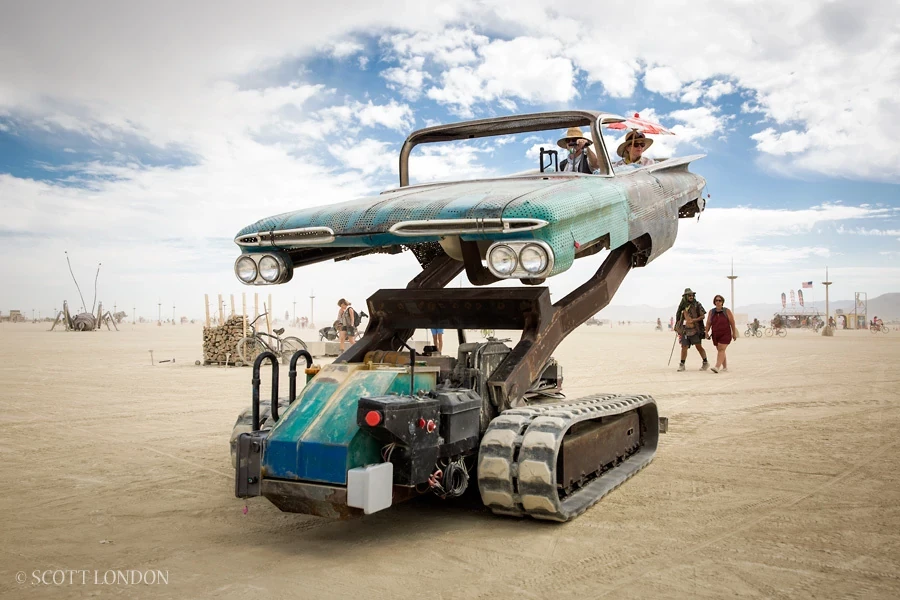 Tank Cruiser — mutant vehicle at Burning Man (reference, not built by Rambazamba)