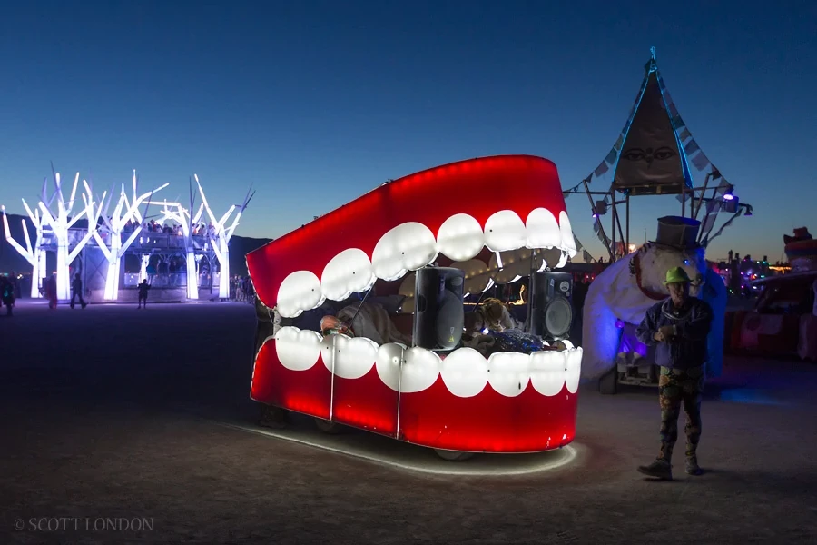 Chattering Teeth — mutant vehicle at Burning Man (reference, not built by Rambazamba)